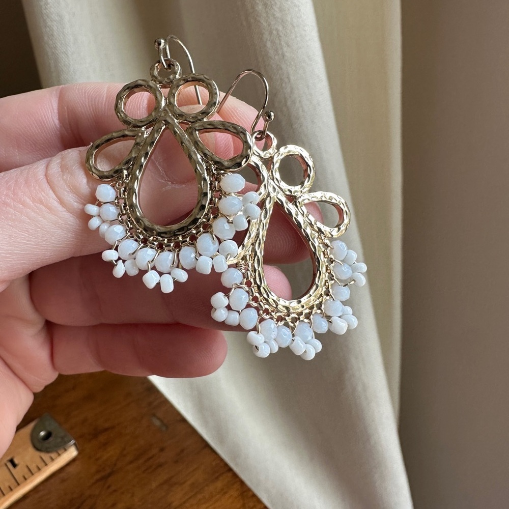 Elegant Gold and White beaded Teardrop Earrings